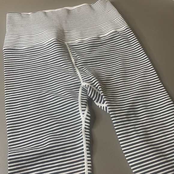 Spiritual Gangster Striped Leggings - Picture 3 of 6